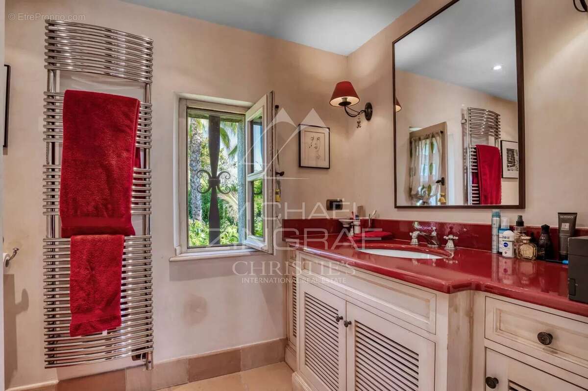 Maison à MOUGINS
