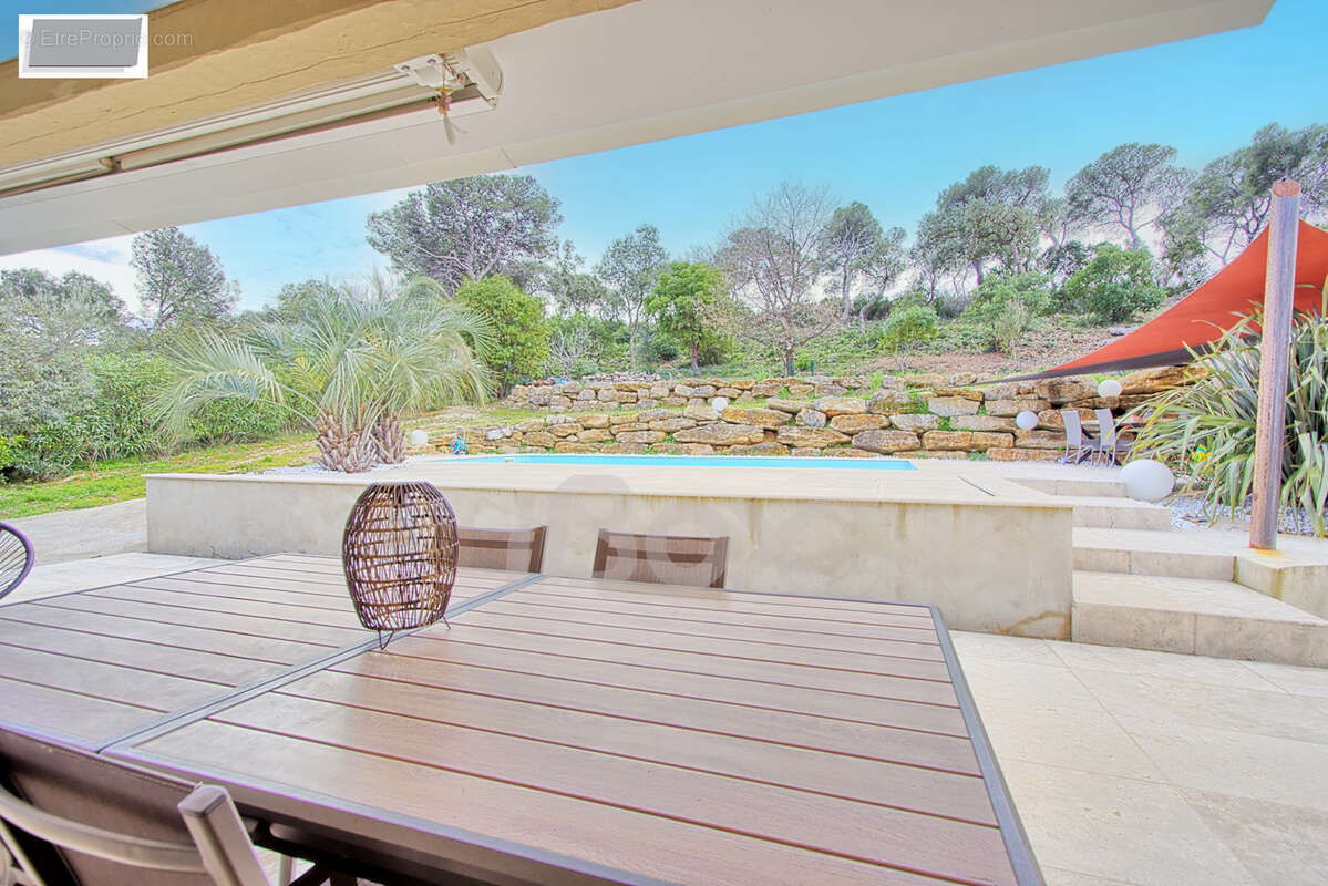 Maison à CARQUEIRANNE