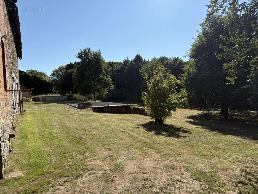 Maison à SAINT-JULIEN-LE-VENDOMOIS
