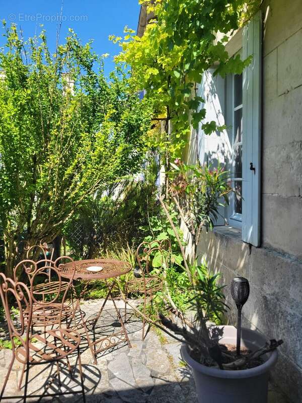 Maison à CHENAC-SAINT-SEURIN-D'UZET