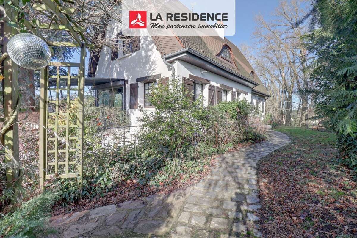 Maison à VILLIERS-SAINT-FREDERIC