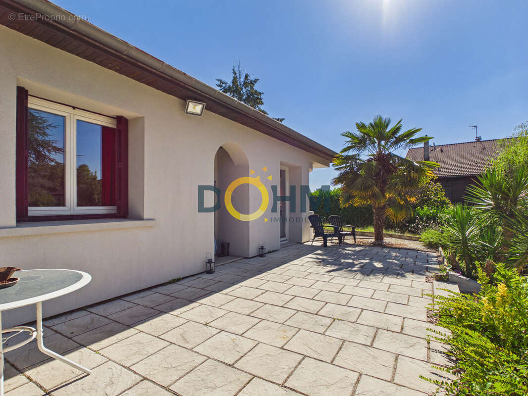 À VENDRE   Maison de plain-pied avec sous-sol complet - photo 3