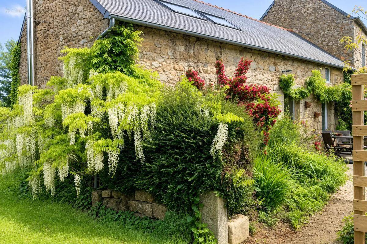 Maison à LANRODEC