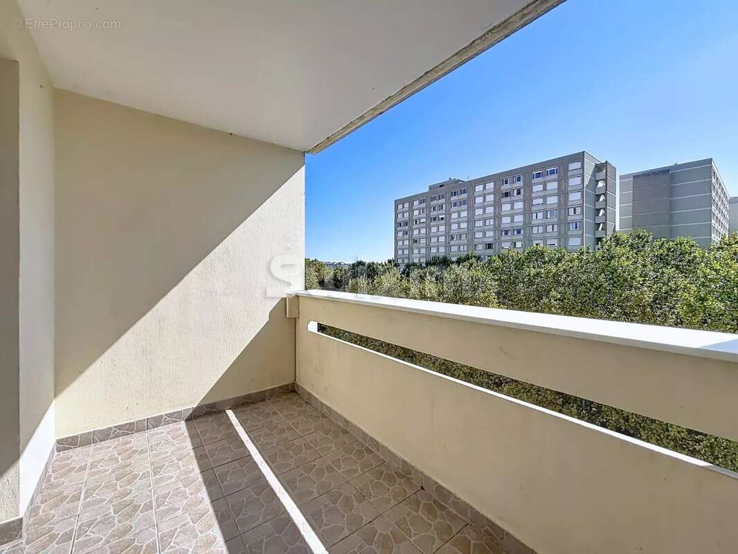 Villeuranne - appartement t2 avec balcon - photo 6
