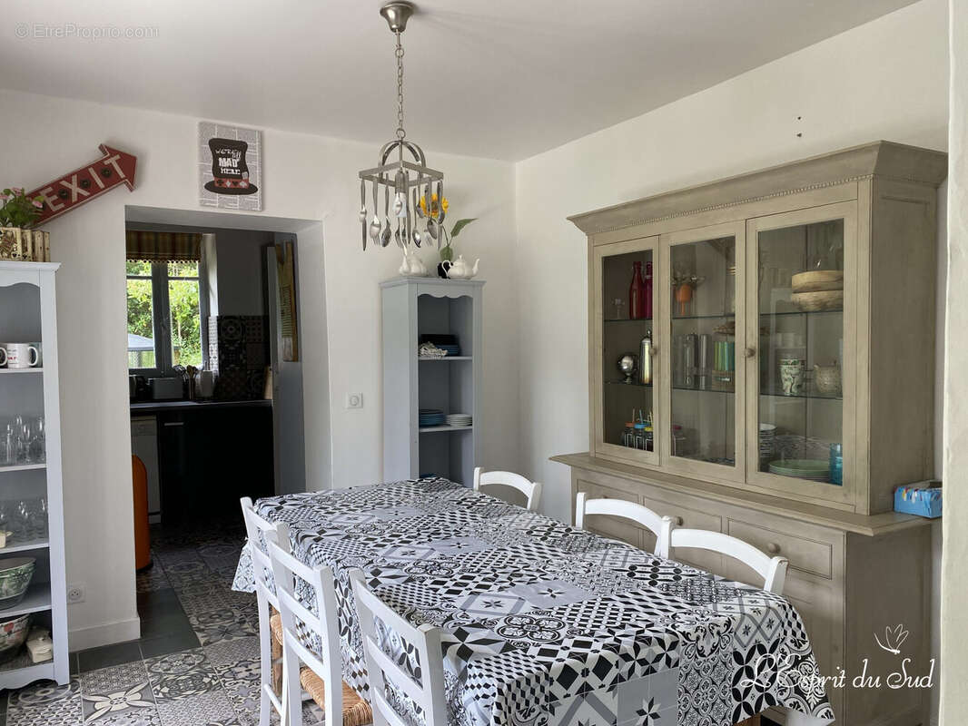 Maison 132 m² à Saint-Antonin-Noble-Val  - photo 8