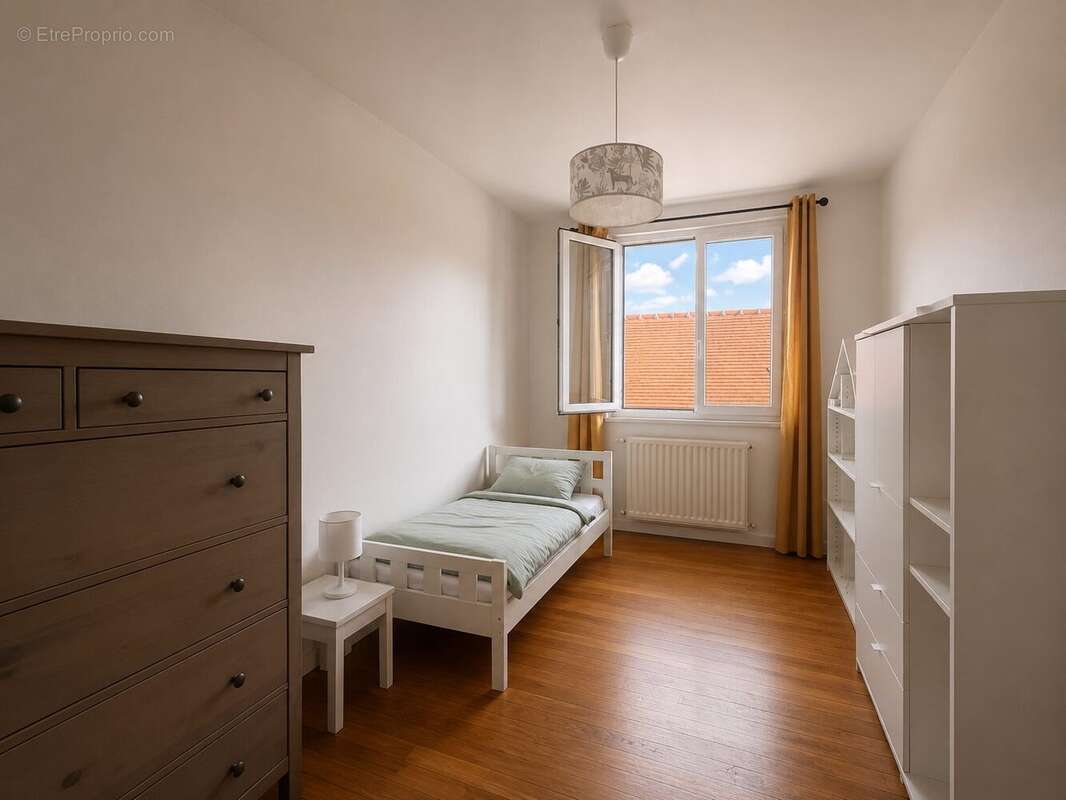 Appartement à SAINT-ETIENNE-DU-VAUVRAY