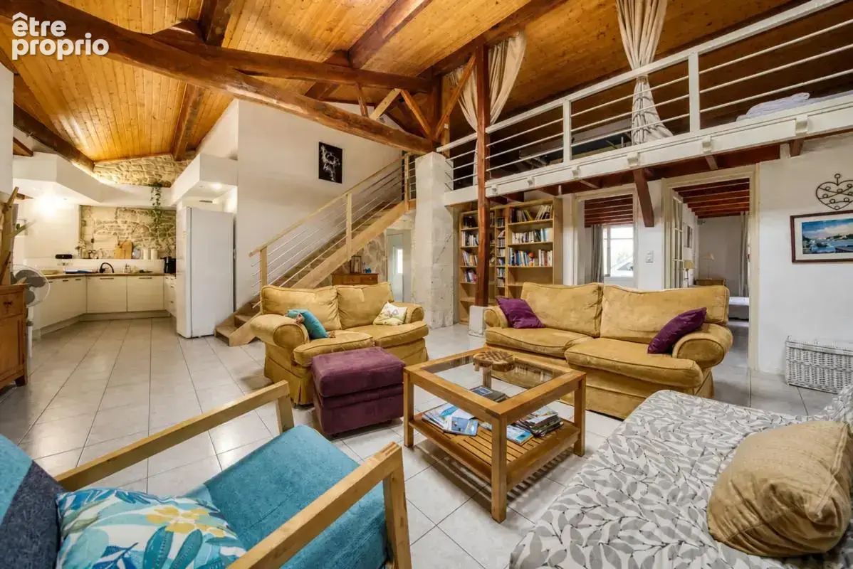Maison de 5 pièces de 160 m² et Chalet  à Chenac-Saint-Seurin - photo 3