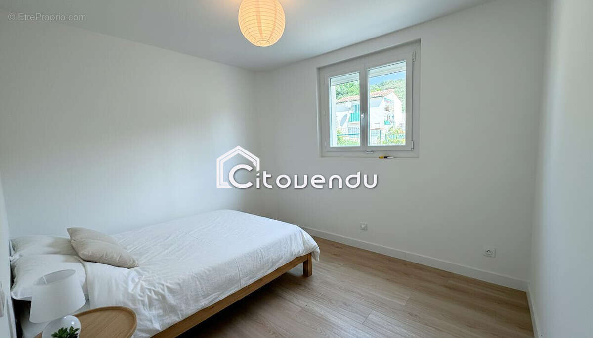 Maison 91 m² à Reynes  - photo 6