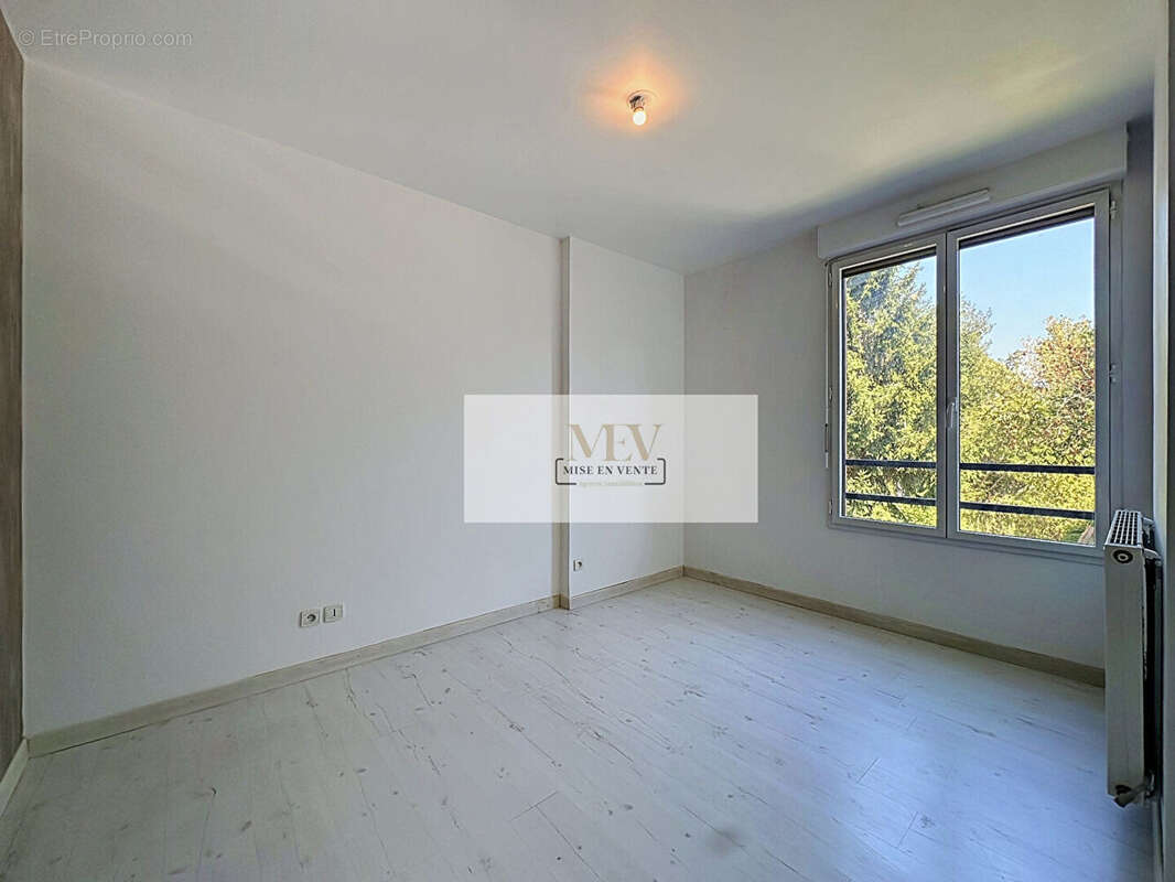Appartement 3 pièces 66 m² - Rue Pierre Brossolette - Proche bords de Marne - photo 9