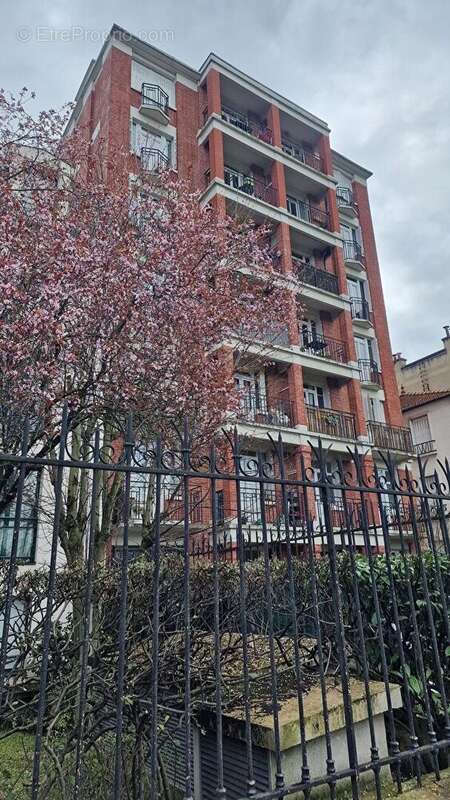 Appartement à CHARENTON-LE-PONT