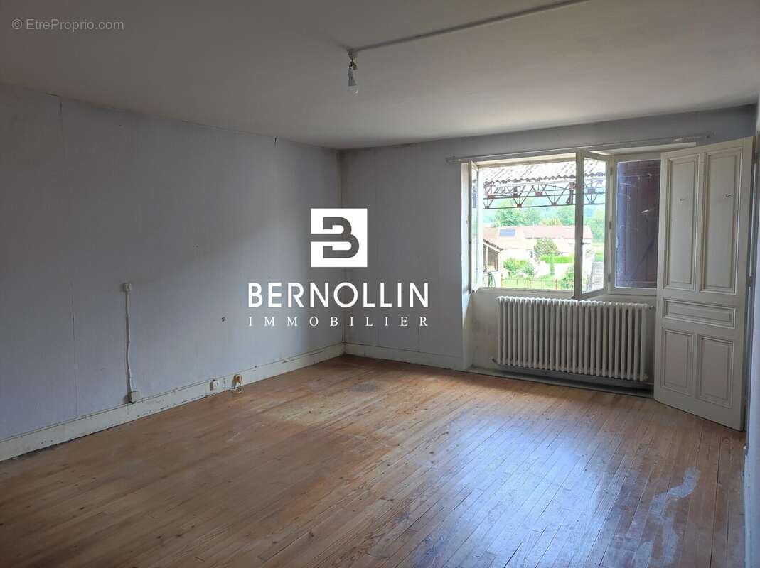 Maison à VILLEREVERSURE