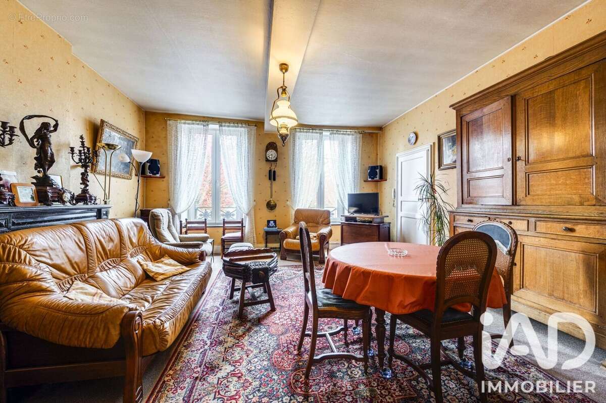 Appartement 225 m² à Givet  - photo 8