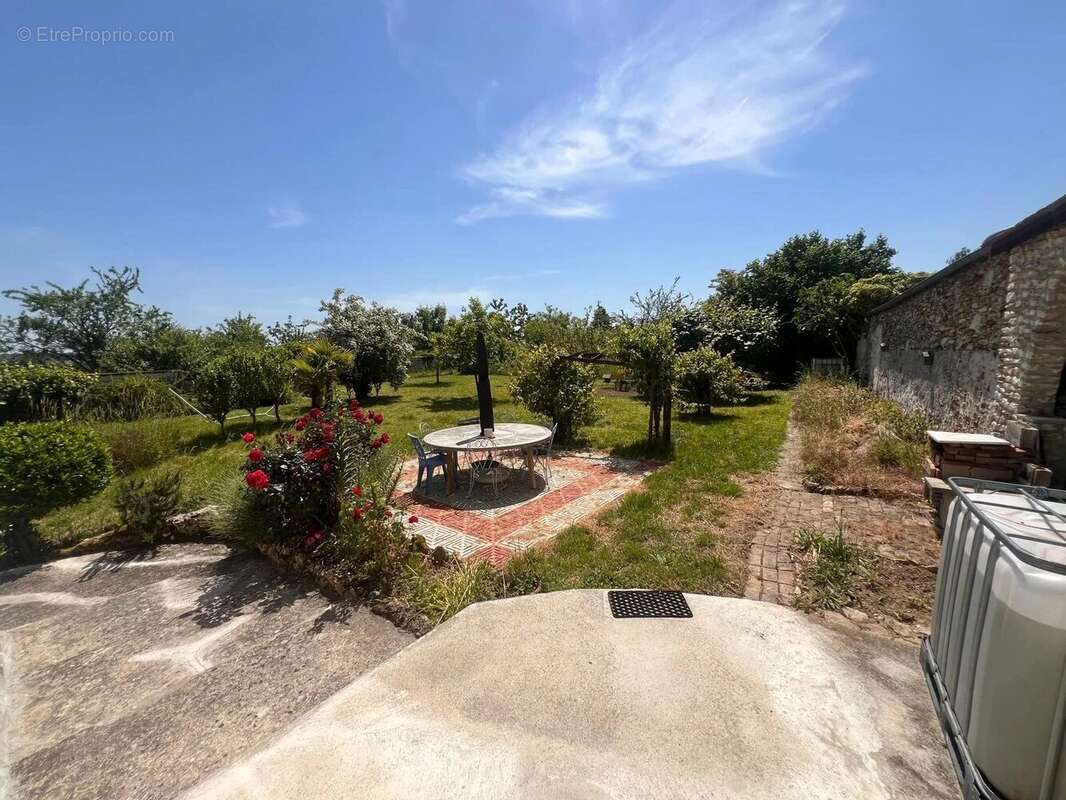Ref 2230 - Maison en pierre, 6 chambres, verranda et sous-sol. - photo 23