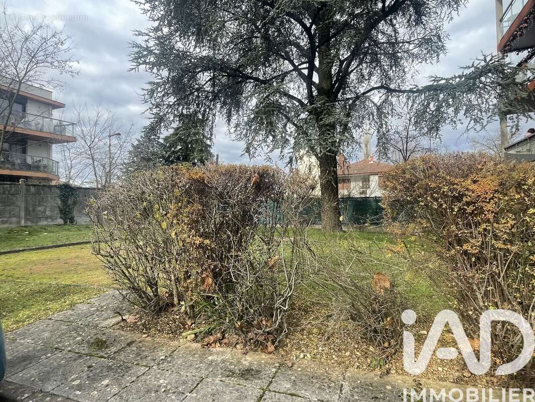 Photo 9 - Appartement à DECINES-CHARPIEU