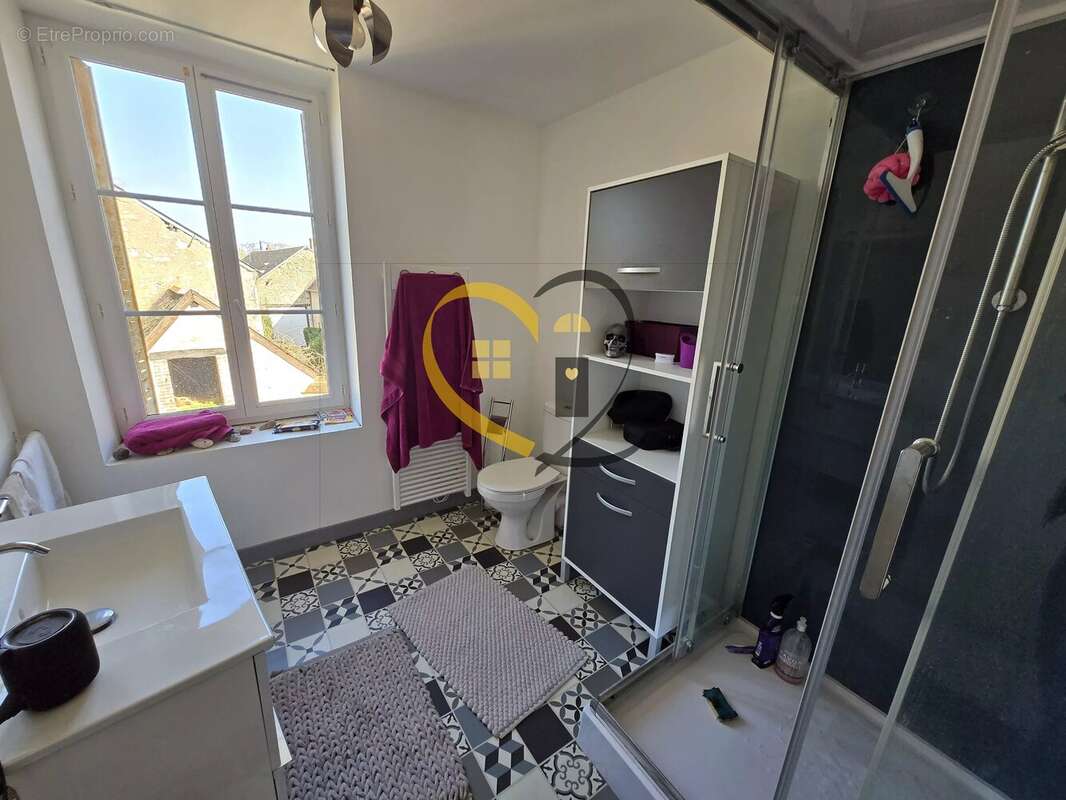 Maison à LES AIX-D'ANGILLON