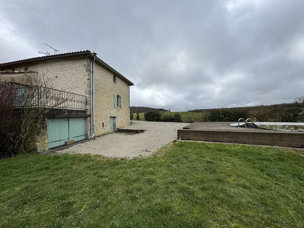 Maison 116 m² à Bessac  - photo 160