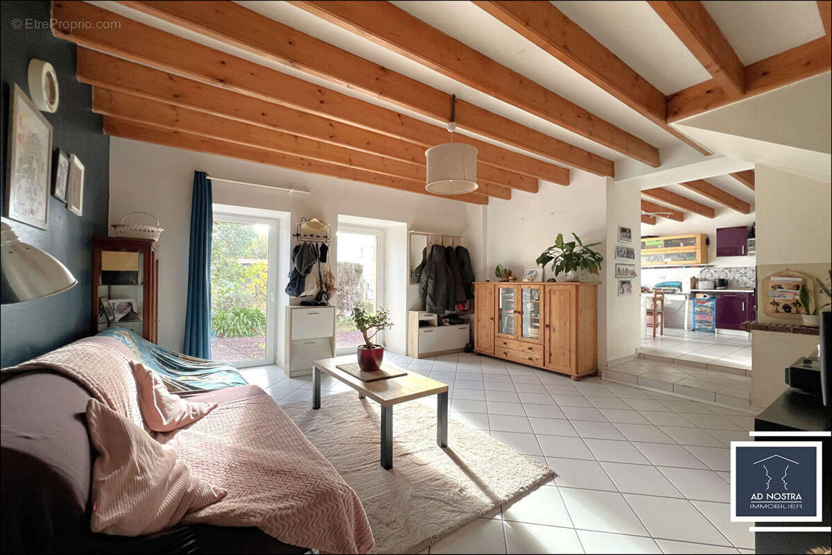 Maison à LA CHAPELLE-THOUARAULT