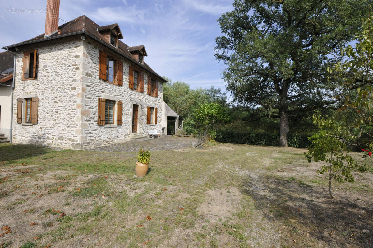 Maison à SAINT-PRIEST-LIGOURE