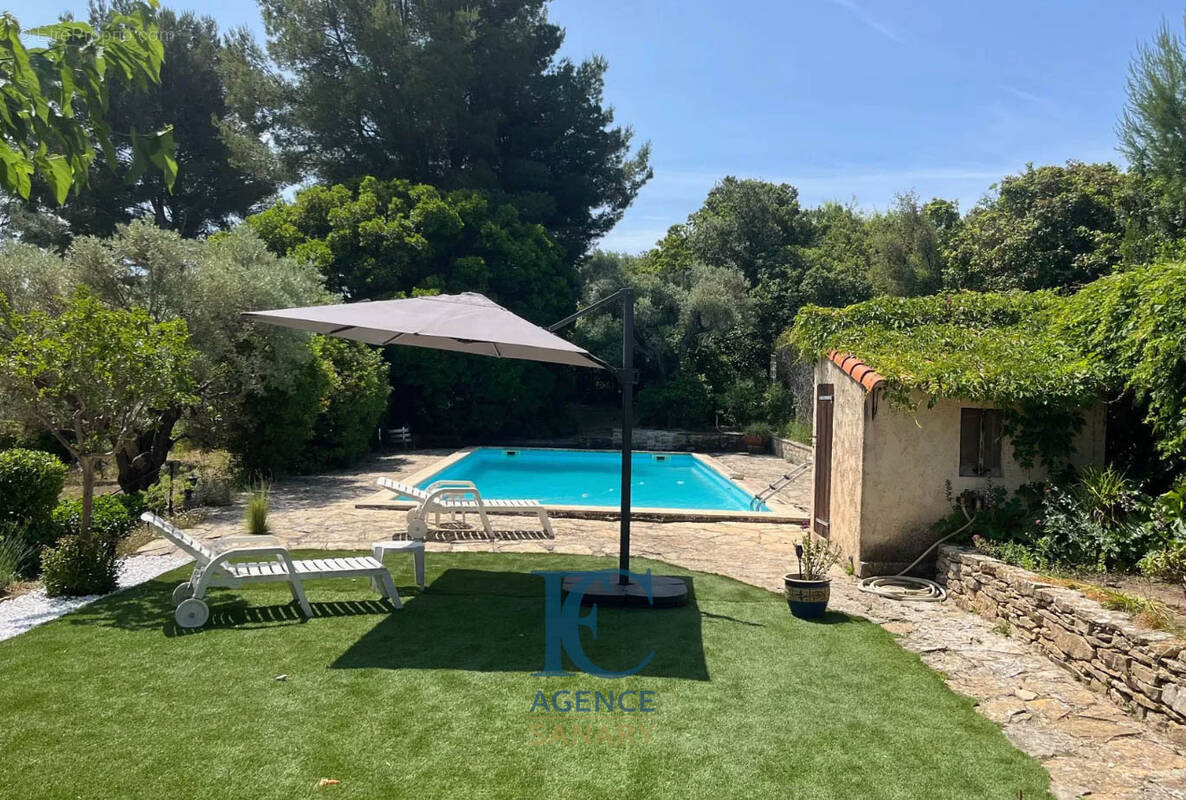 Maison à SAINT-CYR-SUR-MER