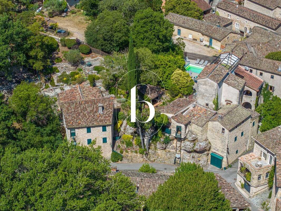 Charme et caractère pour cet ensemble immobilier d'exception... - photo 29