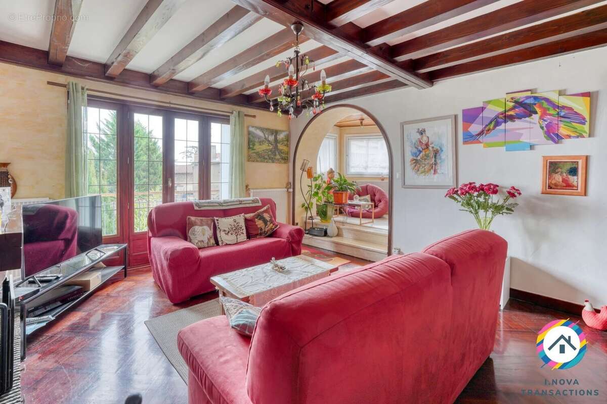 Maison à SALLES-ARBUISSONNAS-EN-BEAUJOLAIS