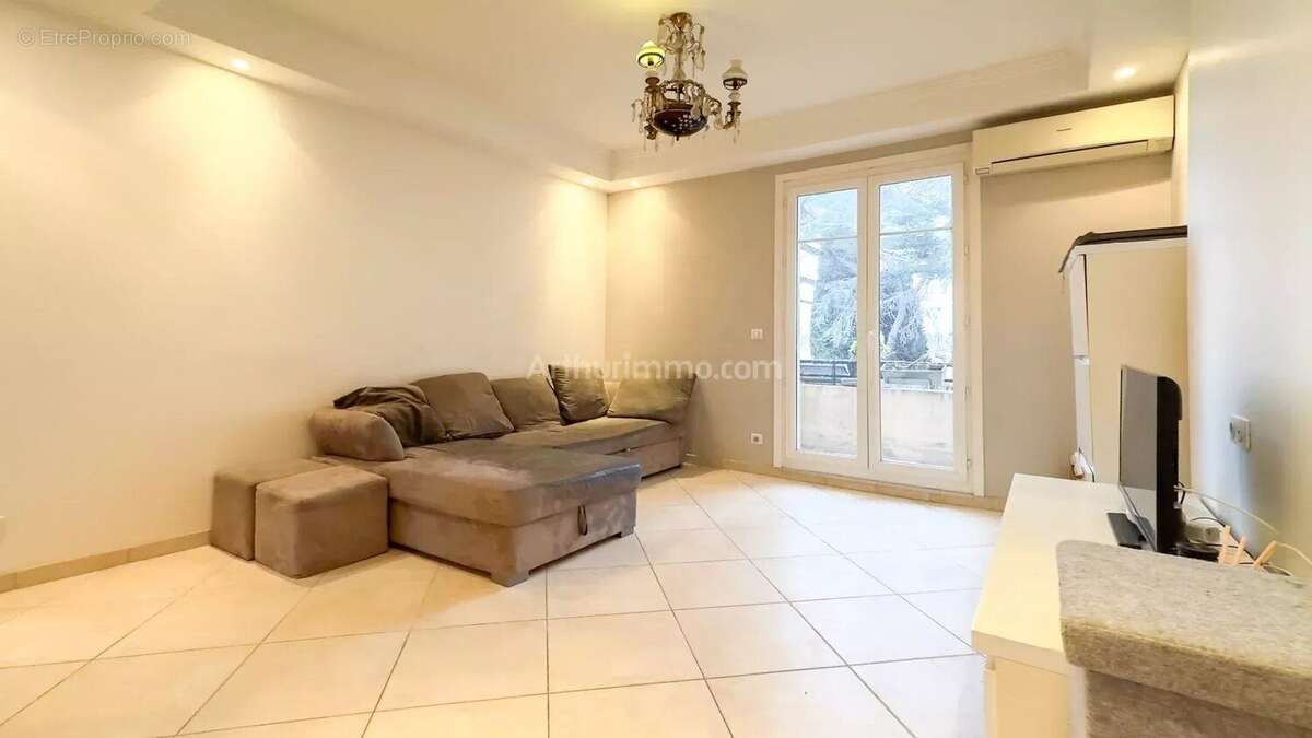 Appartement à VILLENEUVE-LOUBET