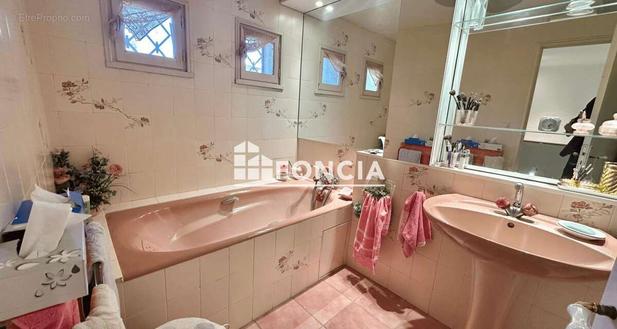 Maison 163 m² à Marseille-9e  - photo 8