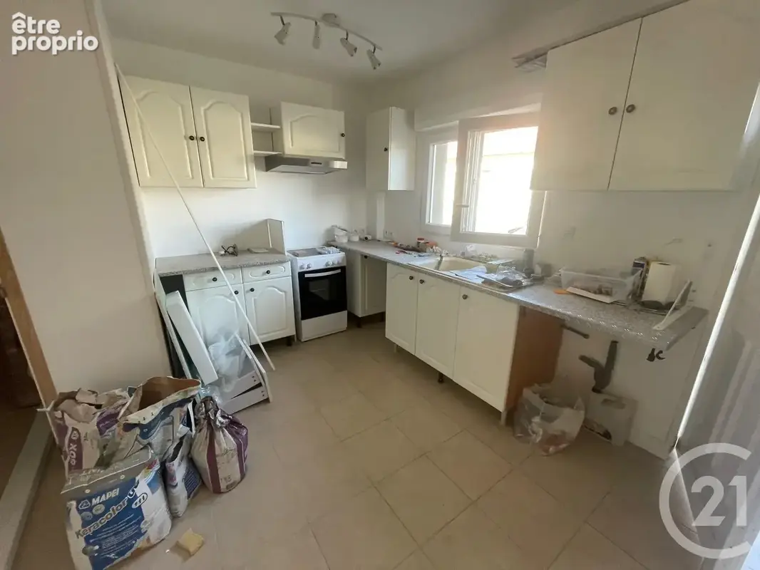 Maison 134 m² à Les Eglisottes-Et-Chalaures  - photo 3