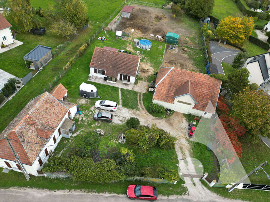 Propriété 2 Maisons et grange à  Saint-mesmin 3 pièce(s) 106 m2 - photo 2