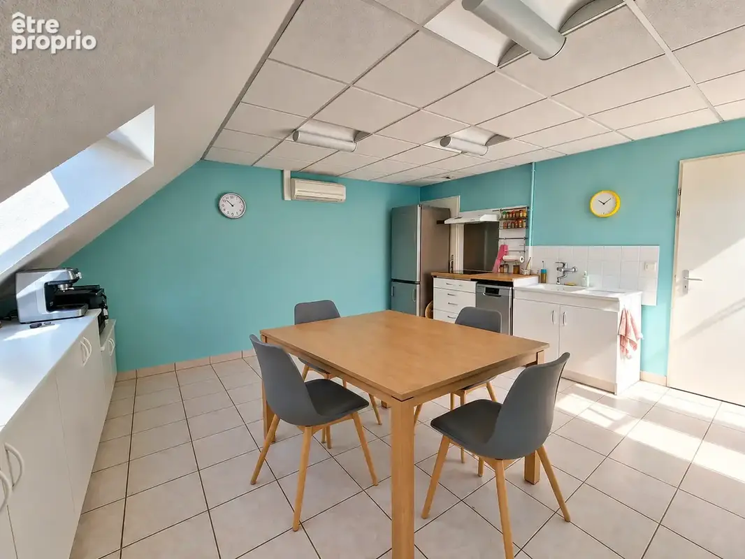 A vendre BELLEY T3 avec ascenseur, balcon et garage. - photo 4