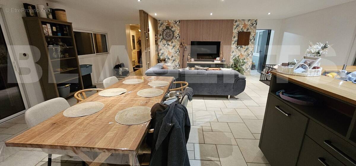 20251121_181015 - Maison à CONNERRE