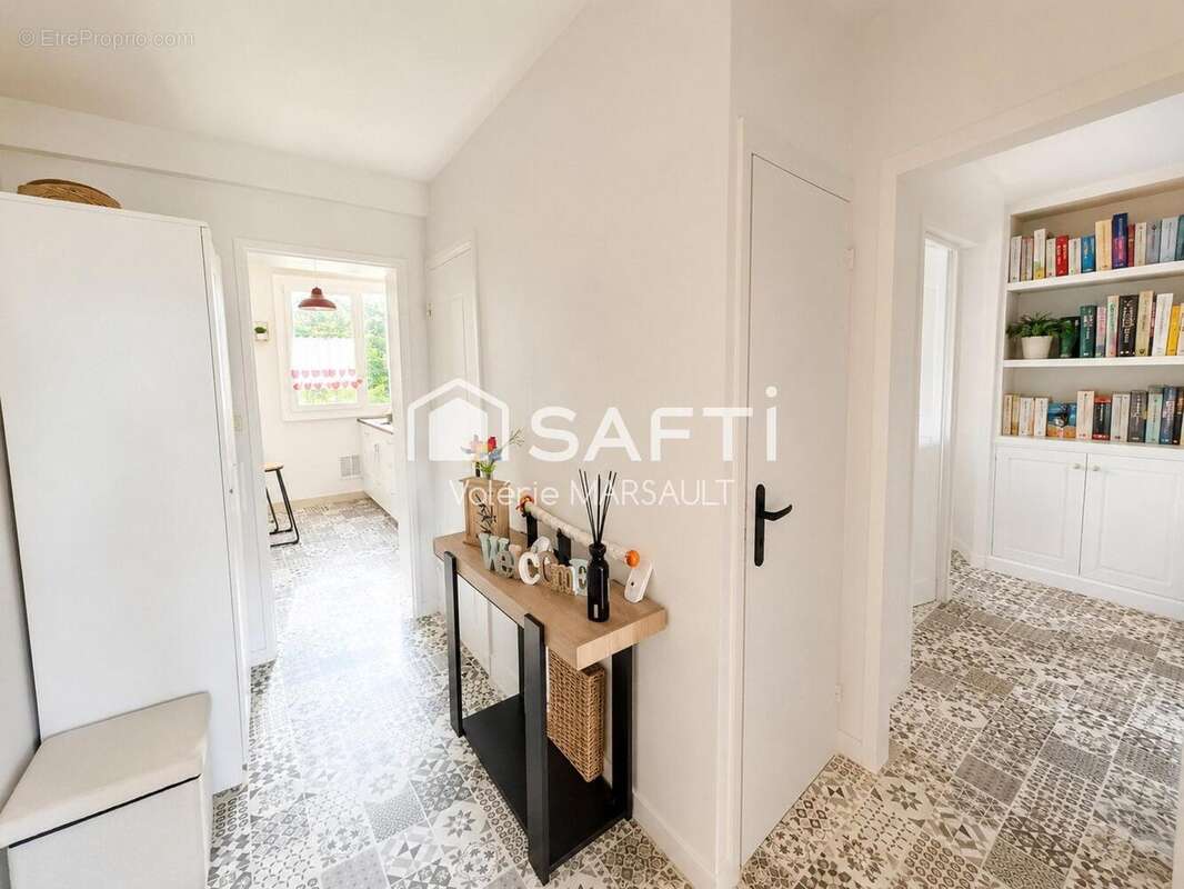 Appartement 76 m² à Joue-Les-Tours  - photo 2