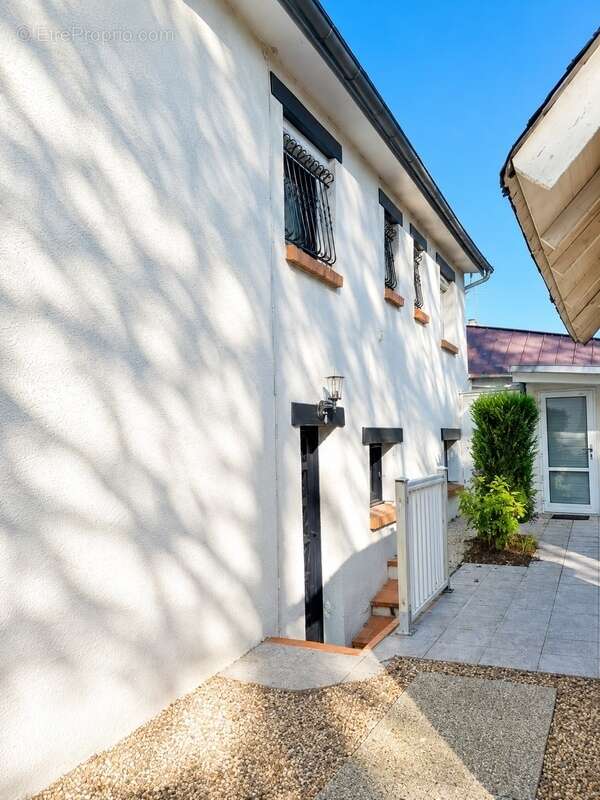 Propriété de rapport - cinq appartements loués meublés - rentabilité 8,6 % - Bernay - photo 12