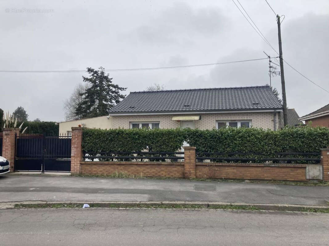 Maison à OSTRICOURT