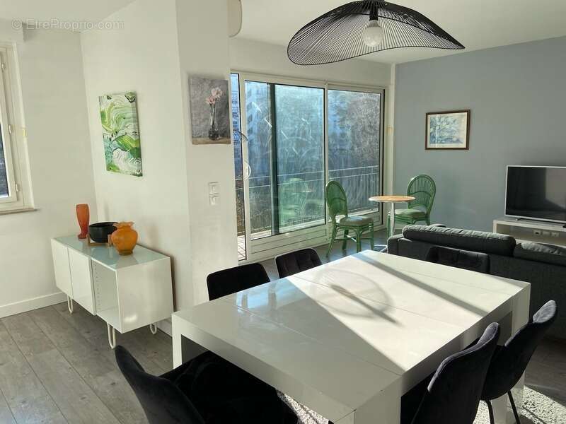 Appartement à NEUILLY-SUR-SEINE