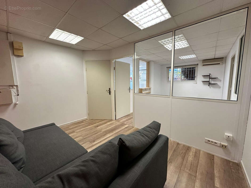 Commerce à CARQUEIRANNE