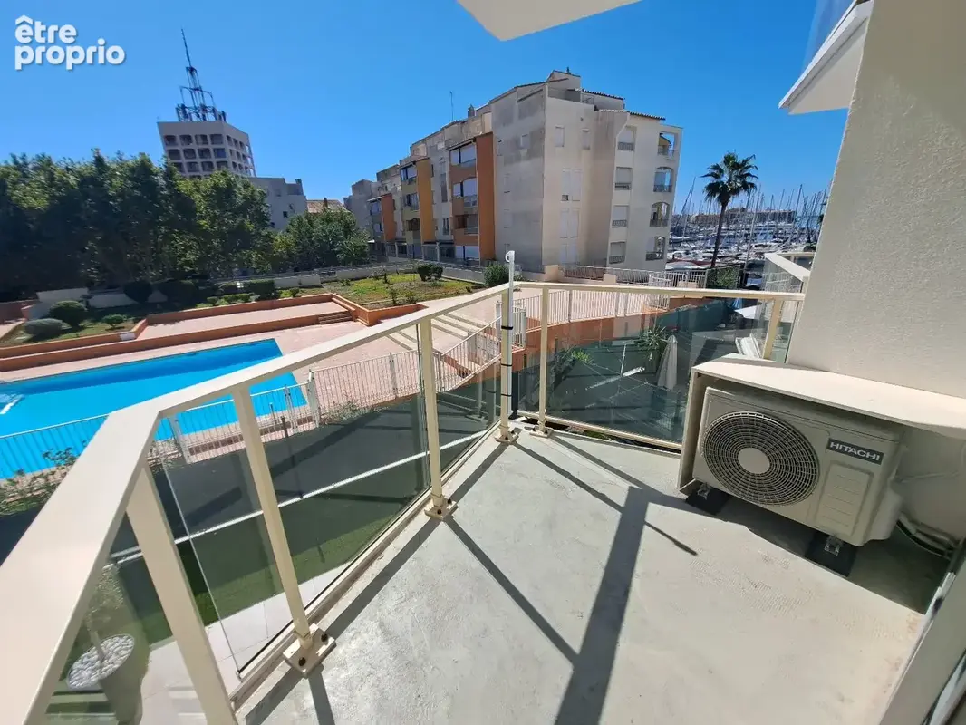 LE CAP D'AGDE  - CENTRE PORT - Appartement studio cabine + ascenseur + piscine - photo 2