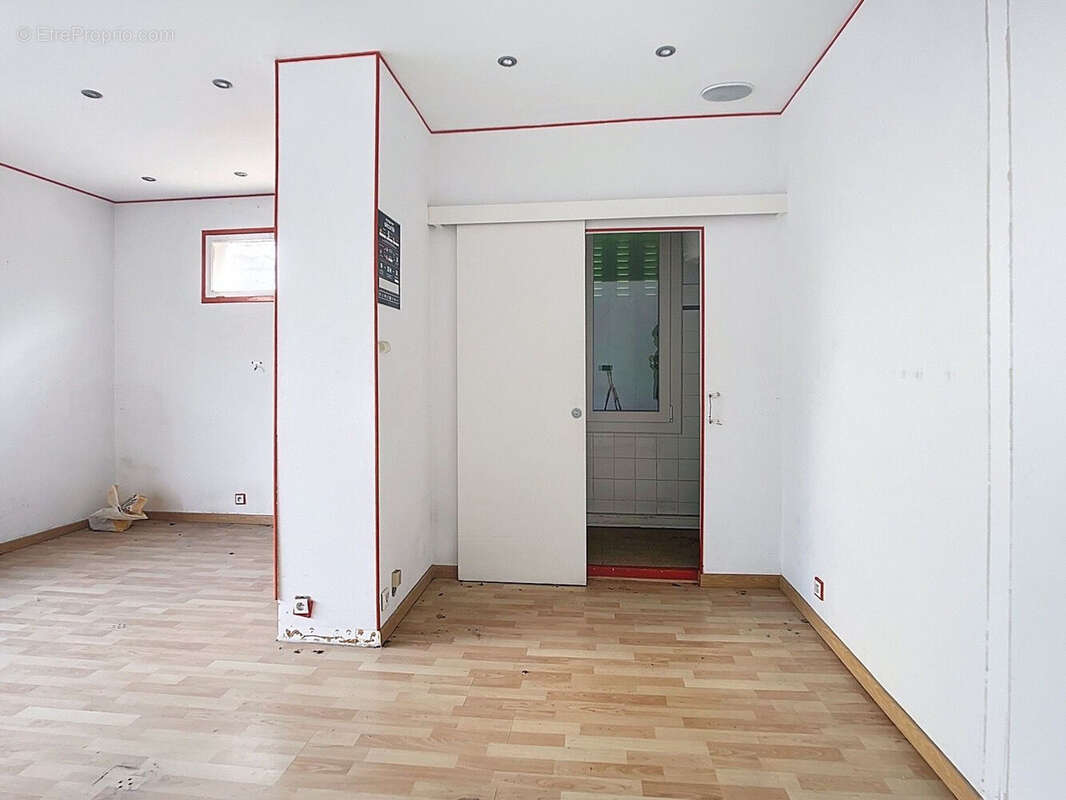 Commerce à MARSEILLE-9E