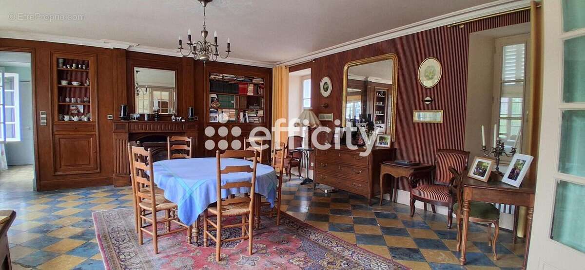 Maison 251 m² à Saint-Christophe-Le-Jajolet  - photo 8