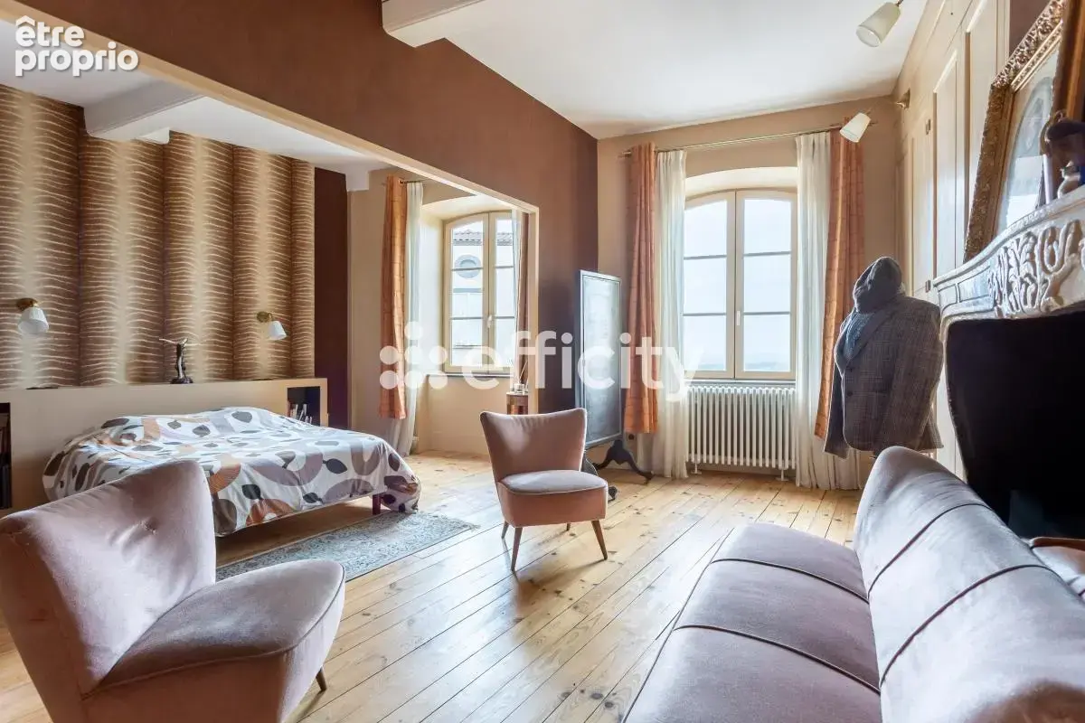 Maison 300 m² à Thiers  - photo 6