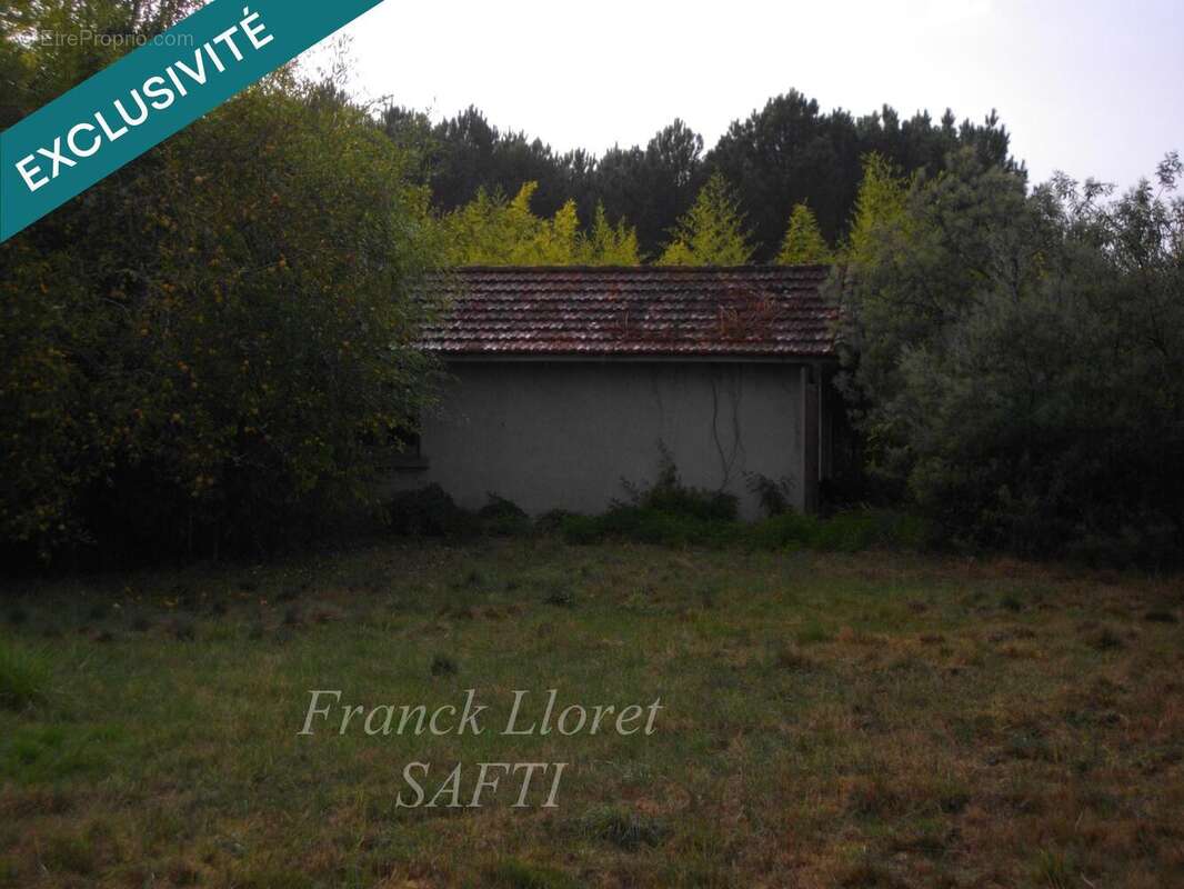 Photo 2 - Terrain à VENDAYS-MONTALIVET