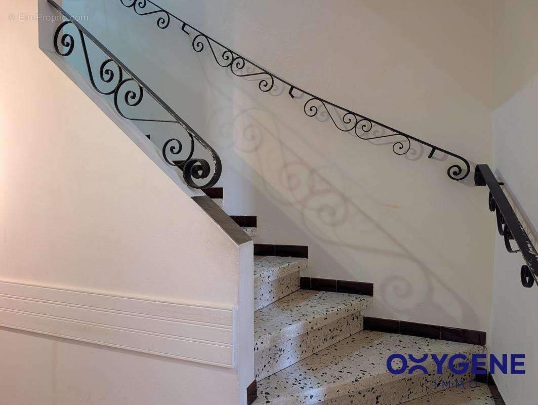 Maison à SAINT-LAURENT-DE-LA-SALANQUE