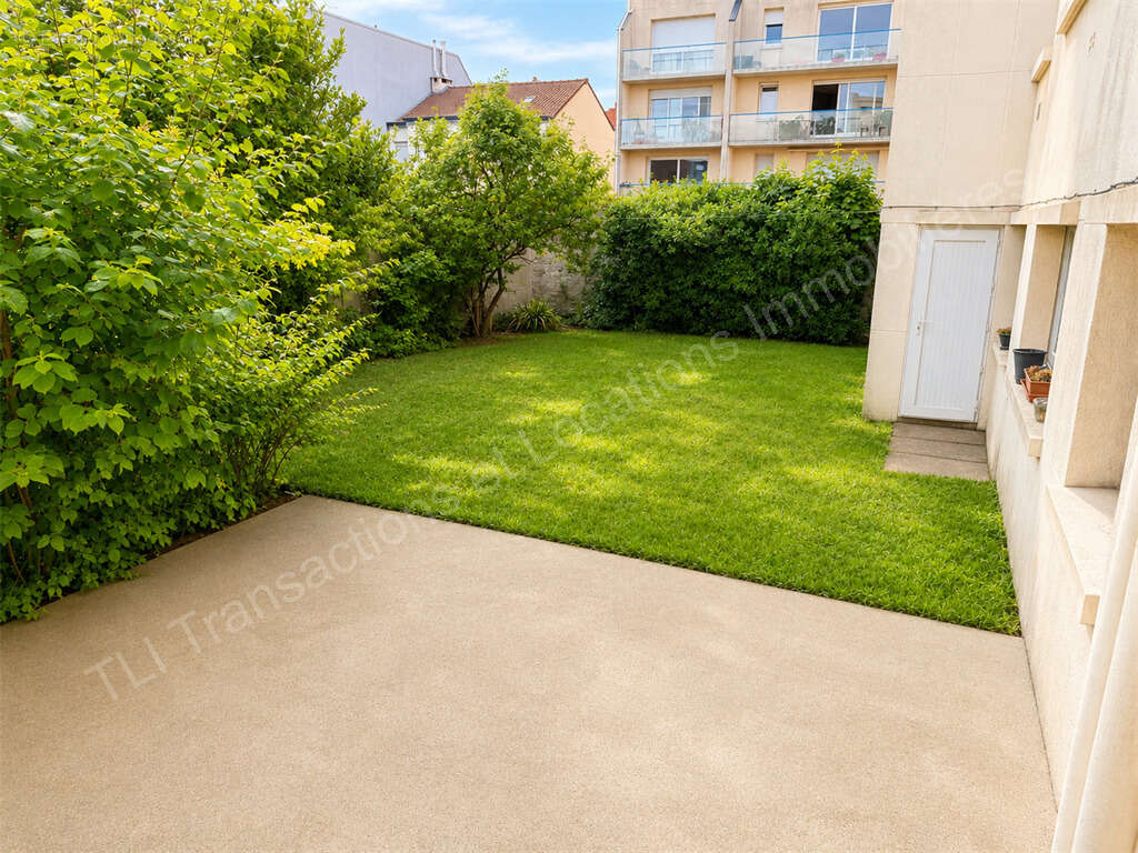 Appartement F4 de 106 m² avec balcon, garage et dépendances - photo 5