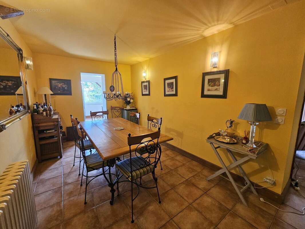 Maison à LABATUT-RIVIERE