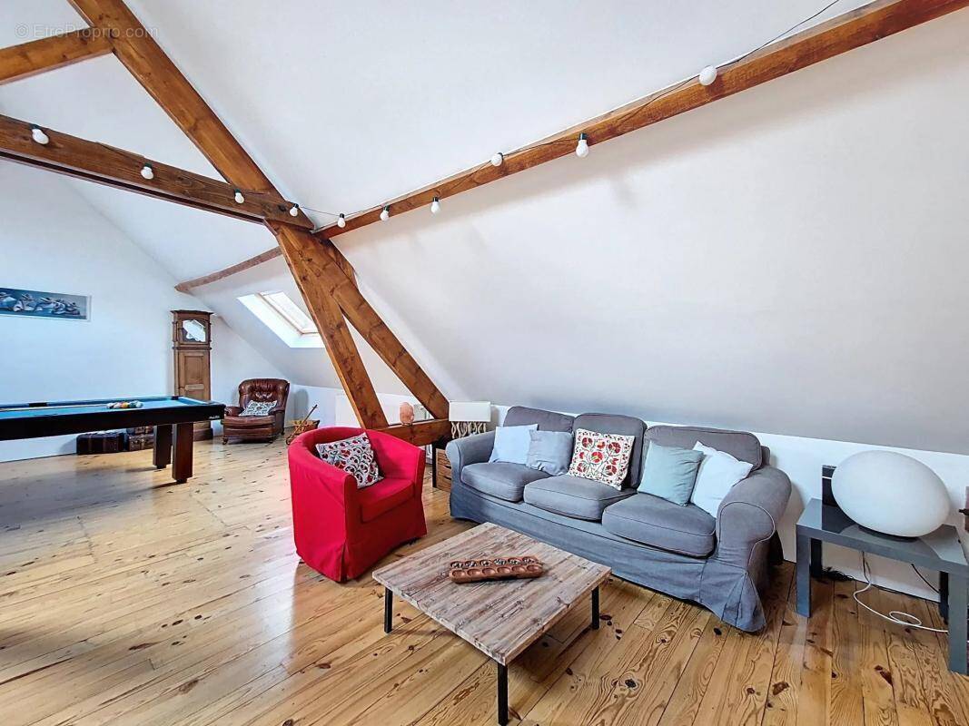 Maison à LES CLAYES-SOUS-BOIS