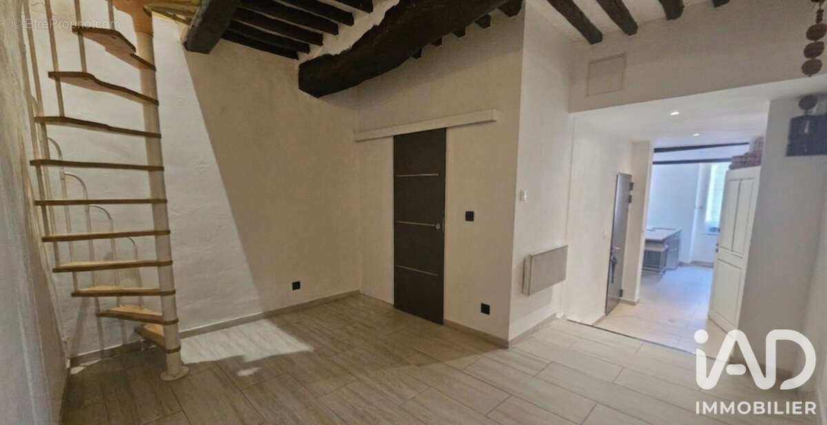 Photo 4 - Appartement à SAINT-MAXIMIN-LA-SAINTE-BAUME