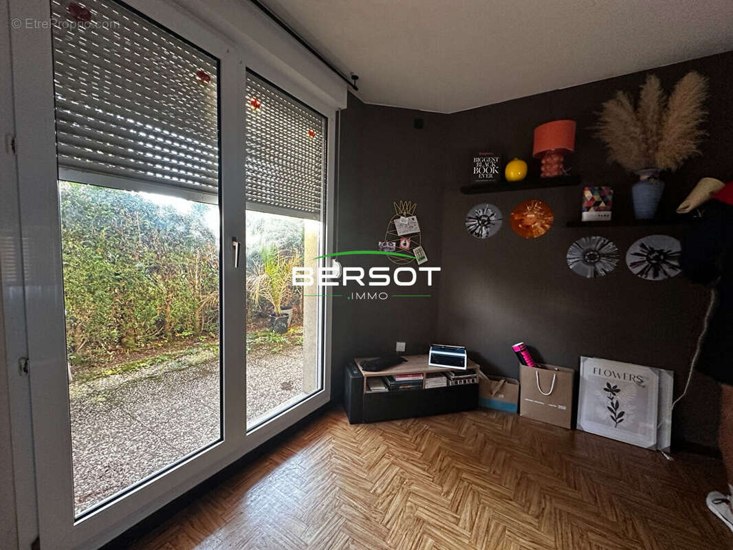 EXCLUSIVITE PONTARLIER T2 avec terrasse en rez-de-jardin, au calme proche centre-ville avec garage - photo 2