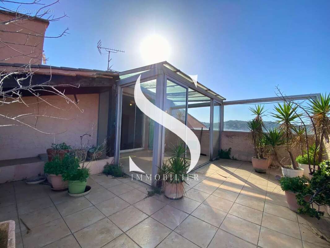 Appartement à VALLAURIS