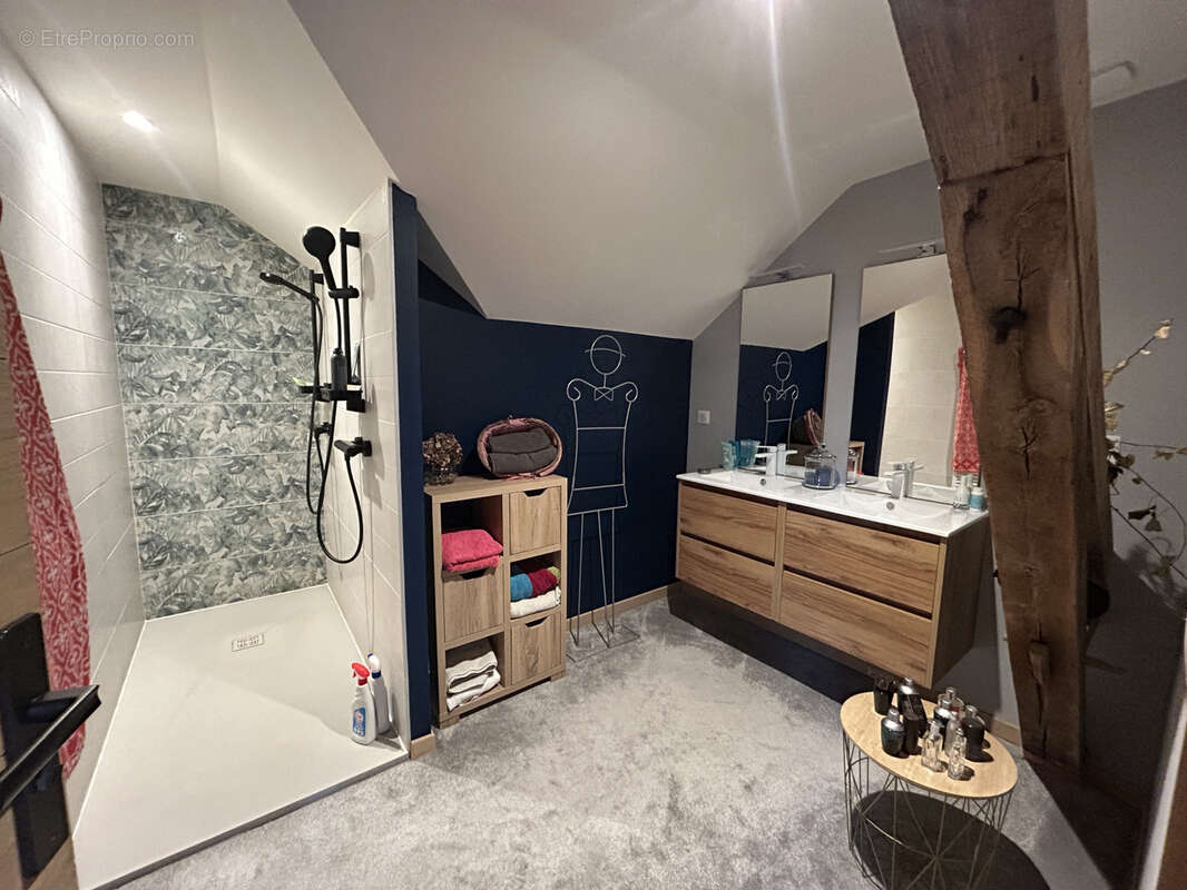 Maison rénovée, habitable de suite, garage, jardin clos avec piscine - photo 11