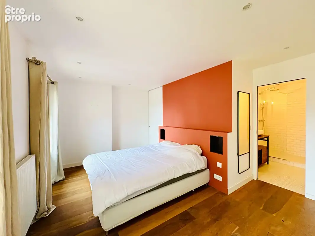 BORDEAUX Saint-Michel - Appartement T3 de caractère - Vue exceptionnelle sur la Flèche St Michel - photo 12